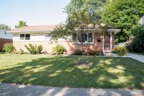 10416 Lincoln St, Taylor, MI 48180