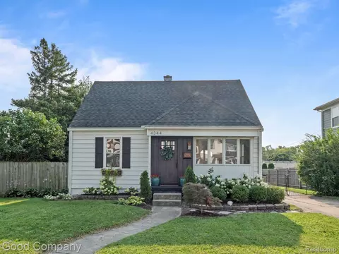 4344 Hampton Blvd, Royal Oak, MI 48073