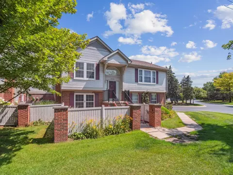 49631 Draper Cir, Plymouth, MI 48170