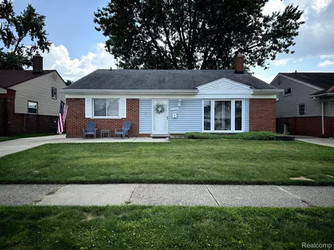 32707 Benson Dr, Westland, MI 48185