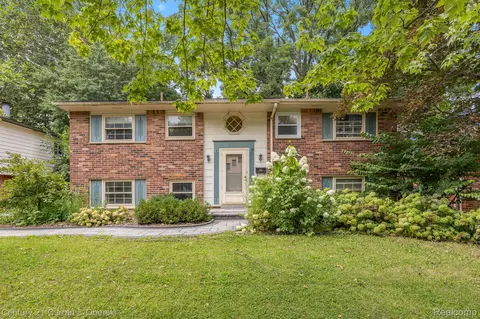 2728 Yost Blvd, Ann Arbor, MI 48104