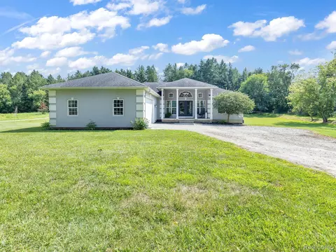 10789 Judd Rd, Handy, MI 48836
