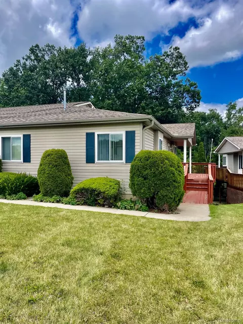 1015 Parkwood Dr 248 64 Dr #248, Mundy, MI 48439