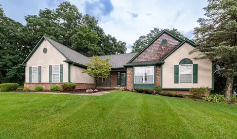 2209 Huntington Dr, Orion, MI 48360
