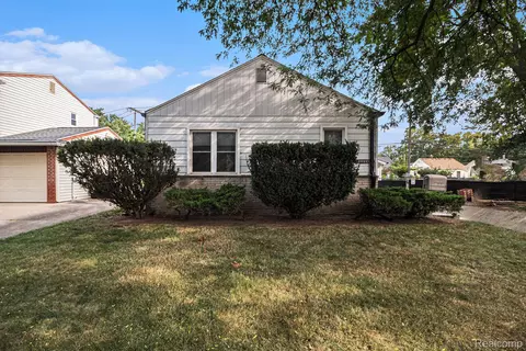 34880 Winslow St, Wayne, MI 48184