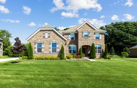 1469 Palatine Dr, Oakland, MI 48363