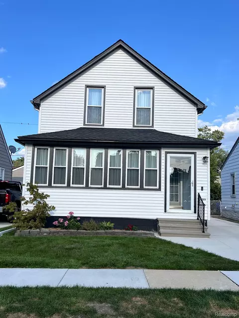 4201 Helen Ave, Lincoln Park, MI 48146