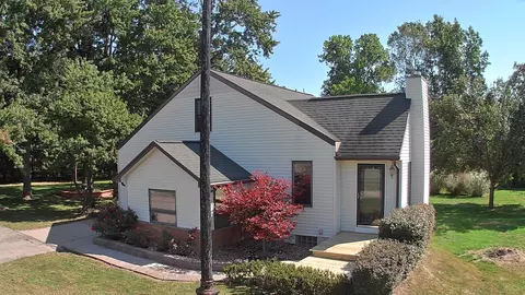 37620 Gertrude Dr, Sterling Heights, MI 48312