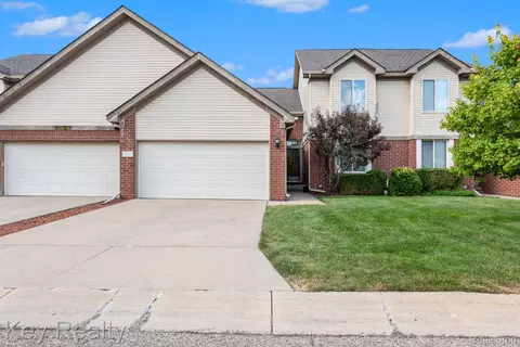 3727 Heavenly Ln, Warren, MI 48092