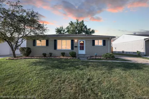 32673 Lone Pine Dr, Westland, MI 48185