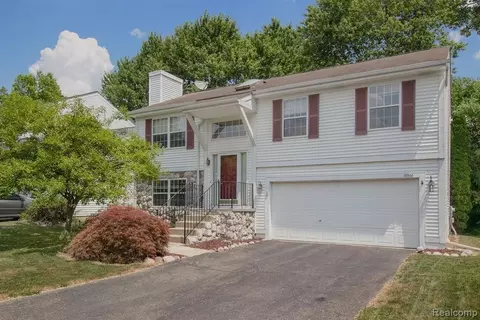 37500 Lang Crt Ct, Westland, MI 48186