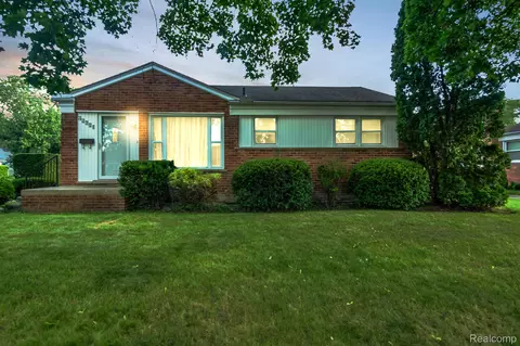29681 Hathaway St, Livonia, MI 48150