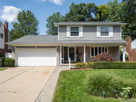 14517 Maisano Dr, Sterling Heights, MI 48312
