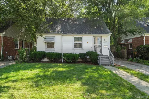 10530 Lakepointe St, Detroit, MI 48224