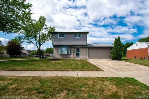 10188 Woodlawn St, Taylor, MI 48180