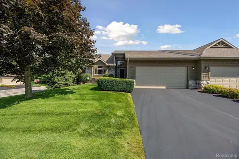 2308 Sugar Maple Dr, Brighton, MI 48116