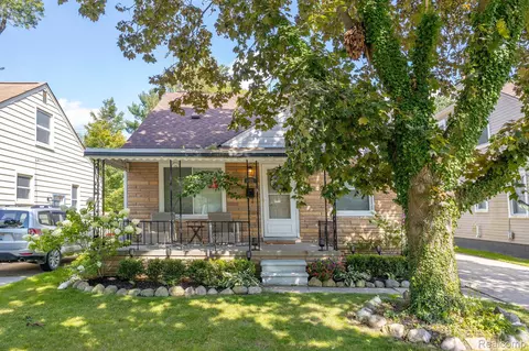 708 Hudson Ave, Clawson, MI 48017
