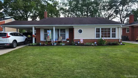 29603 Hillbrook St, Livonia, MI 48152