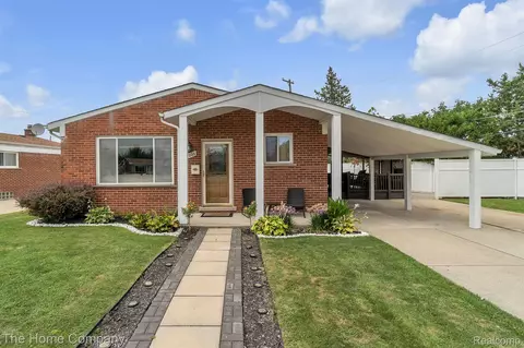 27226 Terrell St, Dearborn Heights, MI 48127