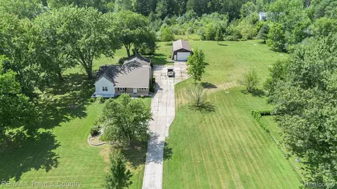 4307 Webster Rd, Mount Morris, MI 48433