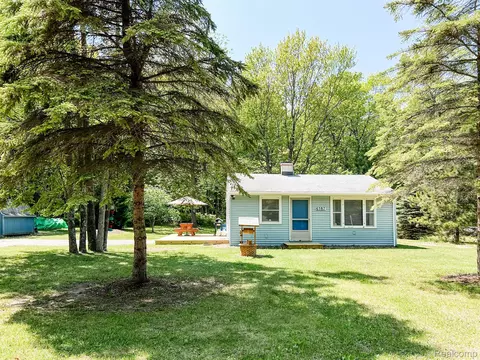 6587 Sylva Beach Rd, Lake, MI 48725