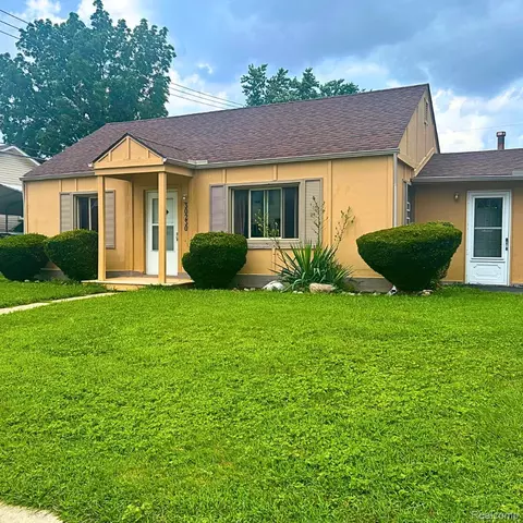 30230 Beechwood St, Garden City, MI 48135