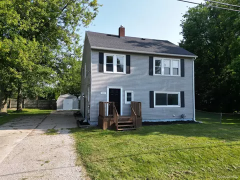 2211 Morris Ave, Burton, MI 48529
