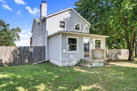 5690 Livernois Rd, Troy, MI 48098