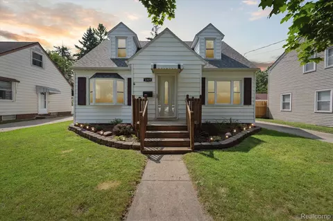 1319 Cooper Ave, Lansing, MI 48910