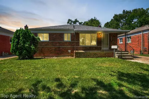 23303 Teppert Ave, Eastpointe, MI 48021