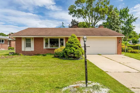 18664 Westbrook Dr, Livonia, MI 48152