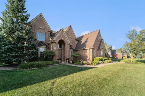 1220 Rothwell Dr, Troy, MI 48084