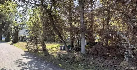 Vl Flagstaff, Commerce Twp, MI 48382