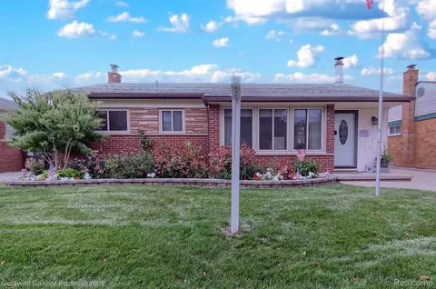 24844 Hayes St, Taylor, MI 48180