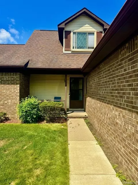 3744 Heritage Pkwy #COURT K, Dearborn, MI 48124