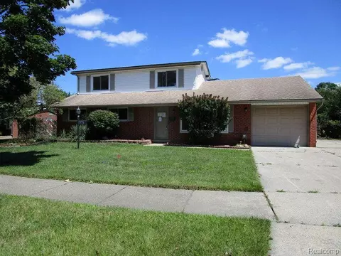 35320 Marrocco St, Clinton Township, MI 48035