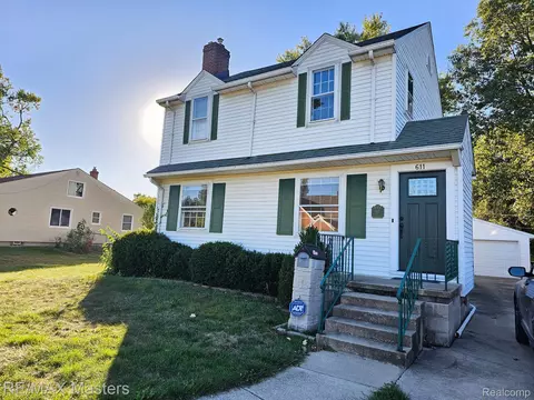 611 Saint Marys Ave, Monroe, MI 48162