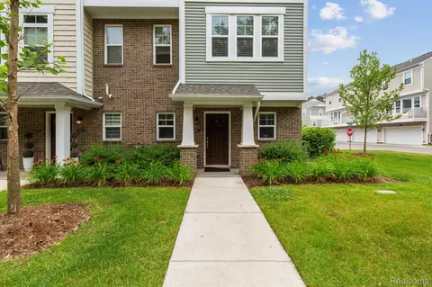 335 Glendale Ln, Ferndale, MI 48220