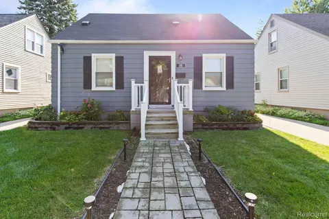 3419 Woodside St, Dearborn, MI 48124
