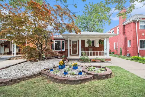 15274 Regina Ave, Allen Park, MI 48101