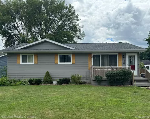 1436 Devonshire Ln, Port Huron, MI 48060