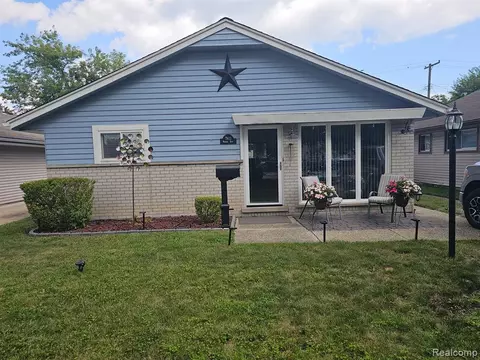 7903 Monroe Blvd, Taylor, MI 48180