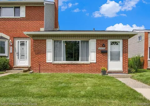 29050 Ann Arbor Trl, Westland, MI 48185