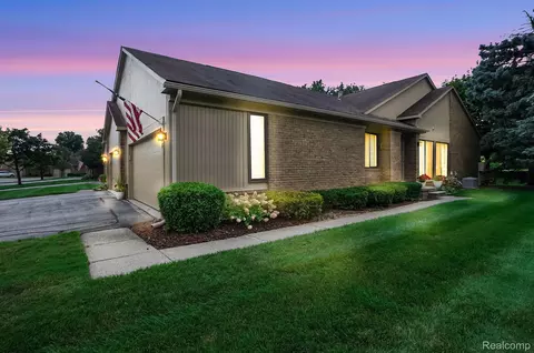 598 Tennyson, Rochester Hills, MI 48307