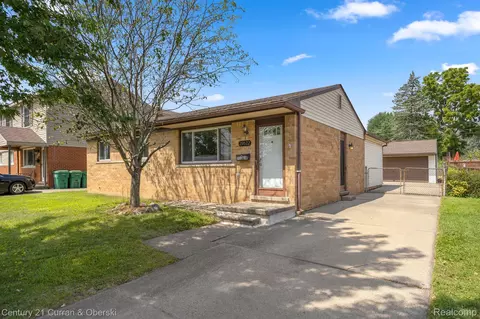 29622 Brown Crt Ct, Garden City, MI 48135