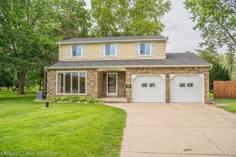 9317 Varodell Dr, Davison, MI 48423