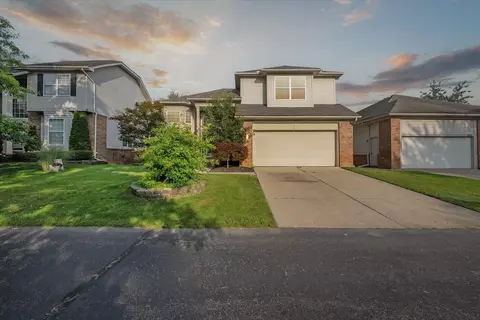 3244 Bridlewood Dr, Rochester, MI 48306