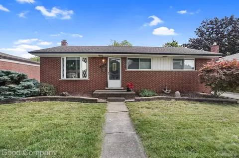 31618 Fairfield Dr, Warren, MI 48088