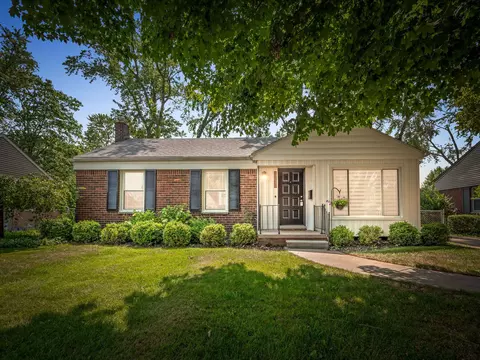 16945 Kirkshire Ave, Beverly Hills, MI 48025