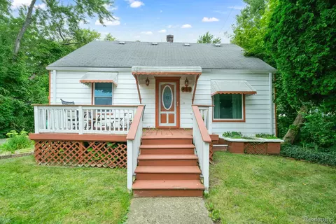 458 Fildew Ave, Pontiac, MI 48341